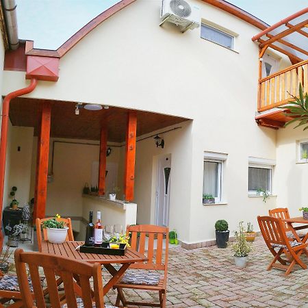 Varfal Apartman Έγκερ Εξωτερικό φωτογραφία