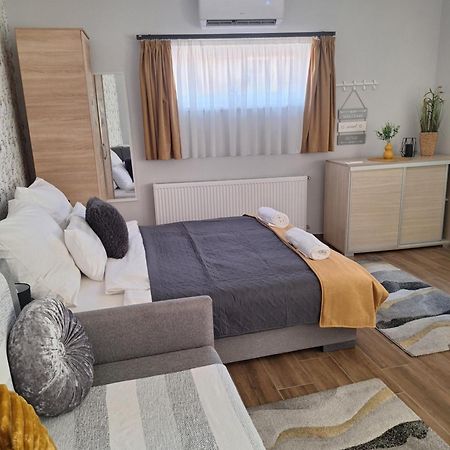 Varfal Apartman Έγκερ Εξωτερικό φωτογραφία