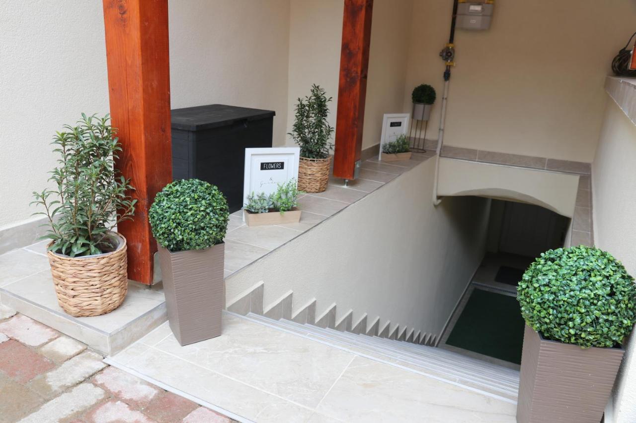 Varfal Apartman Έγκερ Εξωτερικό φωτογραφία