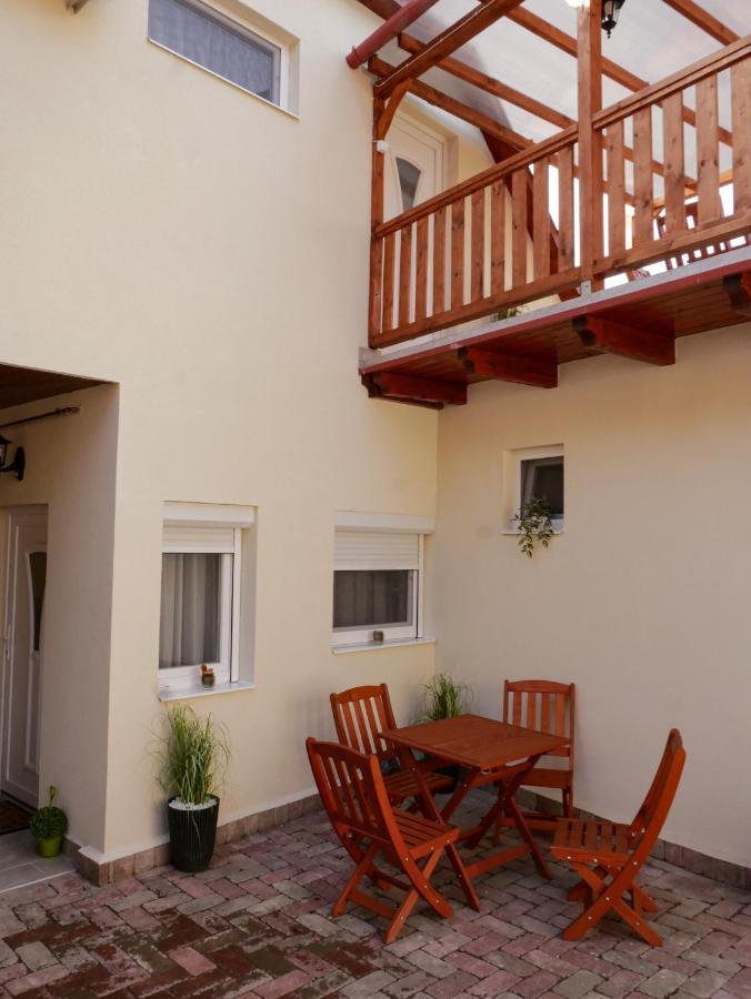Varfal Apartman Έγκερ Εξωτερικό φωτογραφία