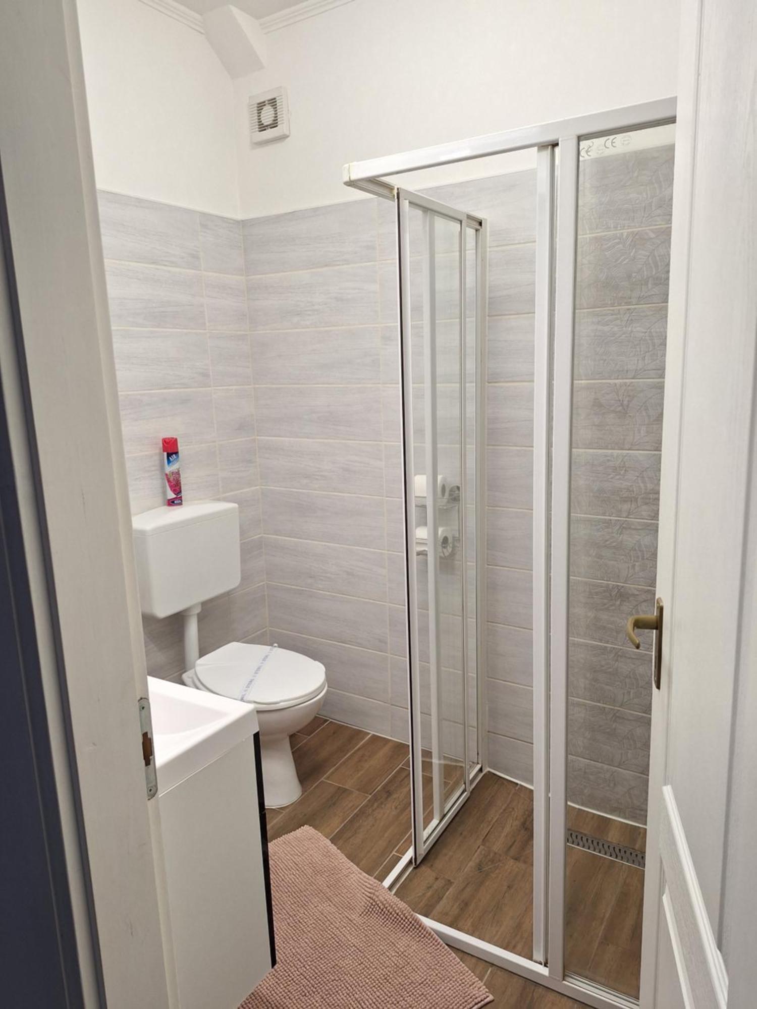 Varfal Apartman Έγκερ Εξωτερικό φωτογραφία