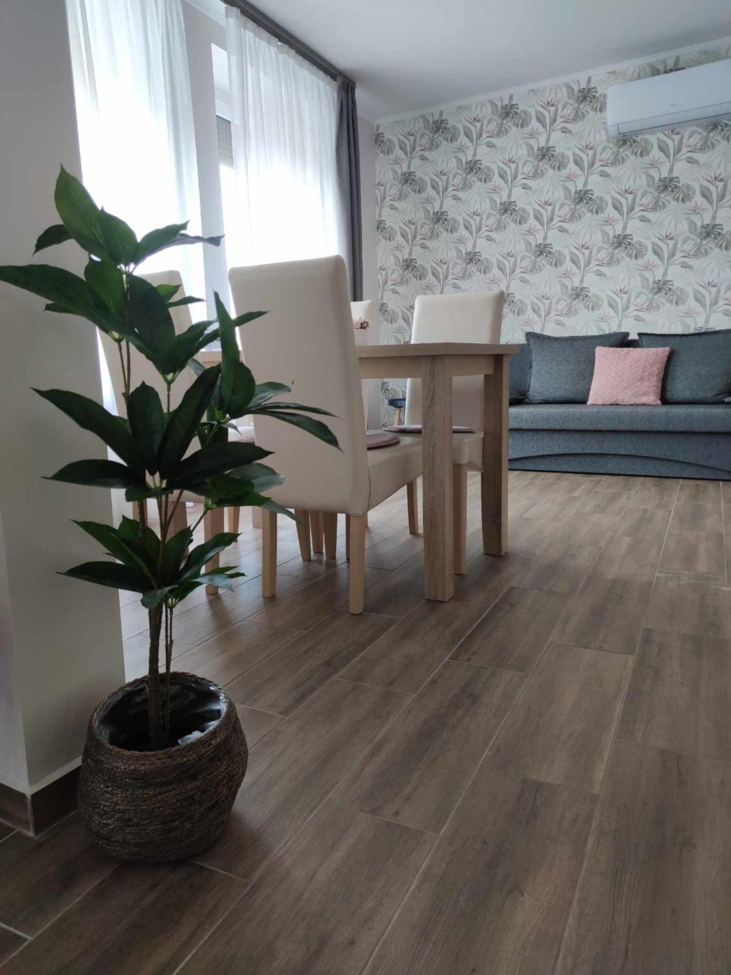 Varfal Apartman Έγκερ Εξωτερικό φωτογραφία