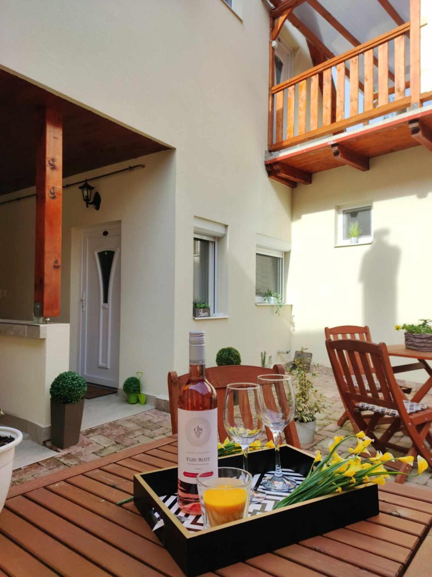 Varfal Apartman Έγκερ Εξωτερικό φωτογραφία