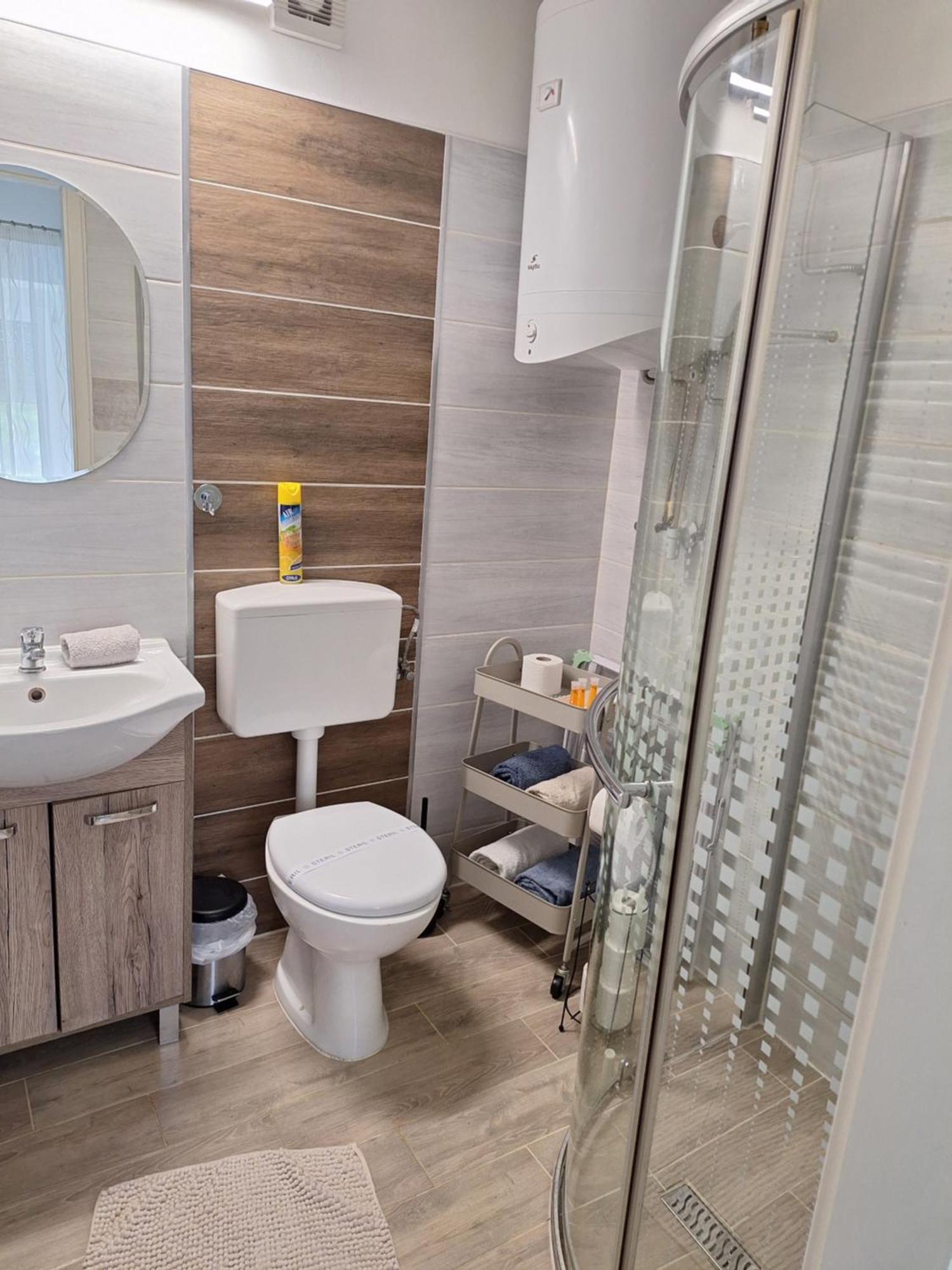 Varfal Apartman Έγκερ Δωμάτιο φωτογραφία