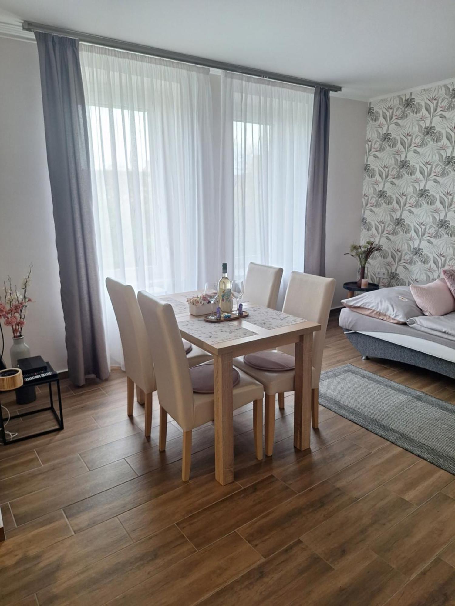 Varfal Apartman Έγκερ Δωμάτιο φωτογραφία